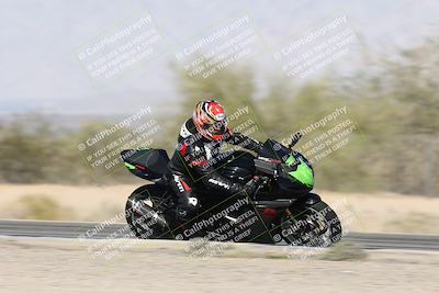 media/Dec-01-2025-Moto Forza (Mon) [[2daa91e15f]]/3-Beginner Group/Session 2 (Turn 7 Inside Pans)/